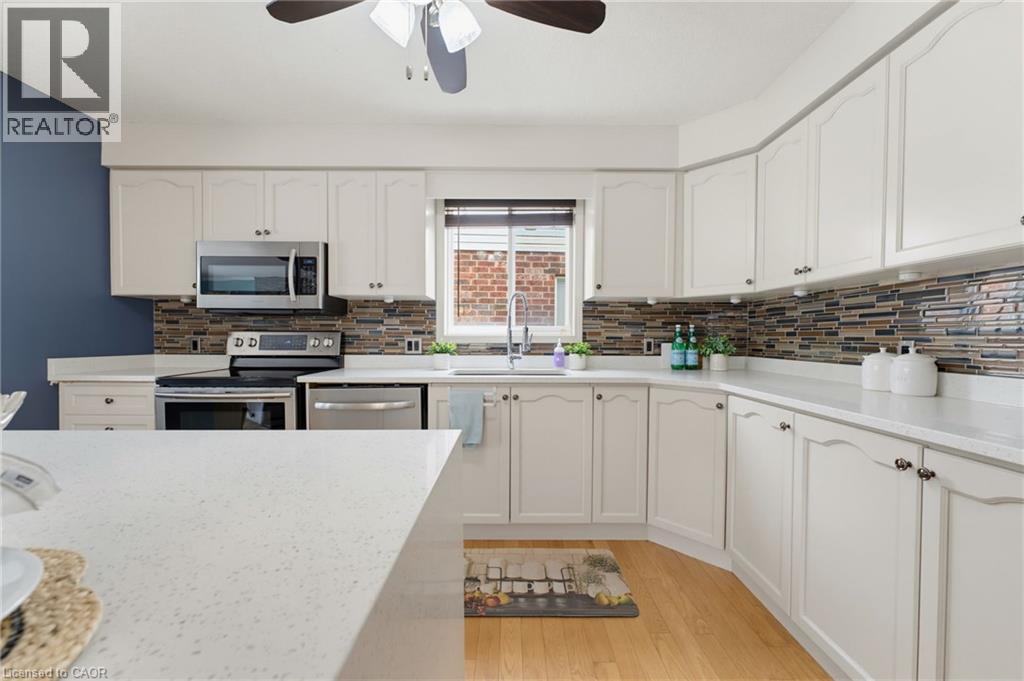 592 Little Dover Crescent, Waterloo, Ontario  N2K 4E5 - Photo 5 - 40857698