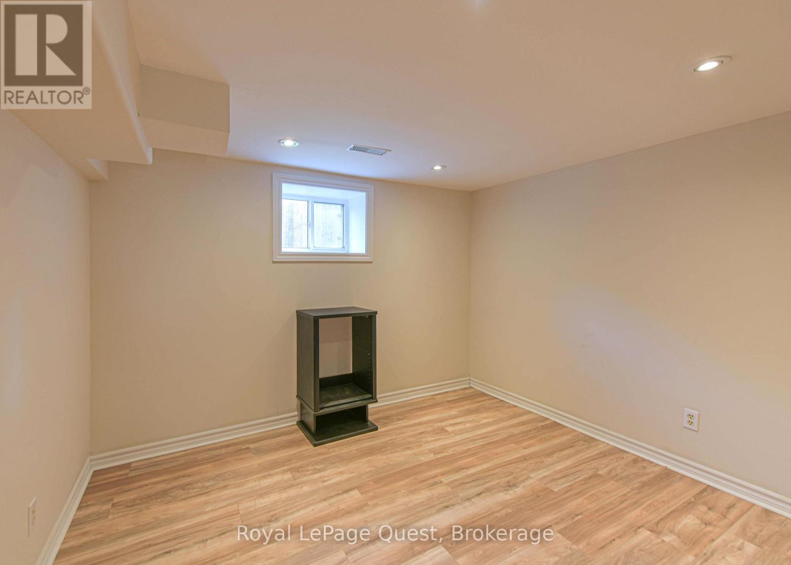 401 Mississaga Street W, Orillia, Ontario  L3V 3C4 - Photo 36 - S13709598