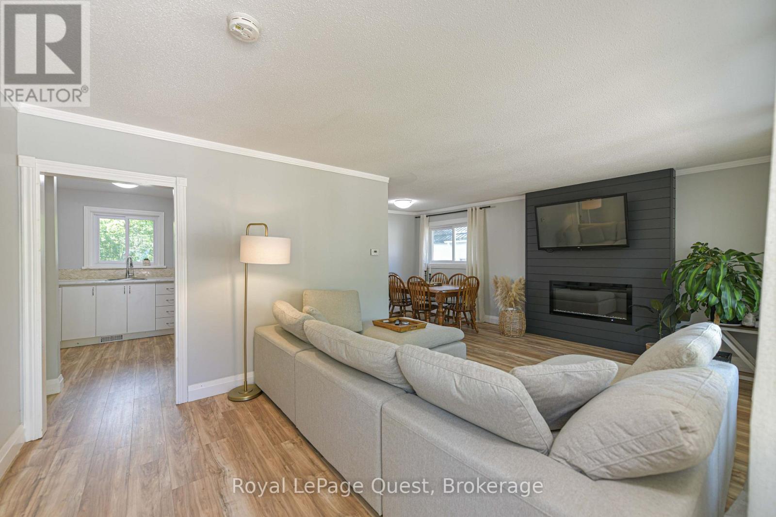 401 Mississaga Street W, Orillia, Ontario  L3V 3C4 - Photo 7 - S13709598