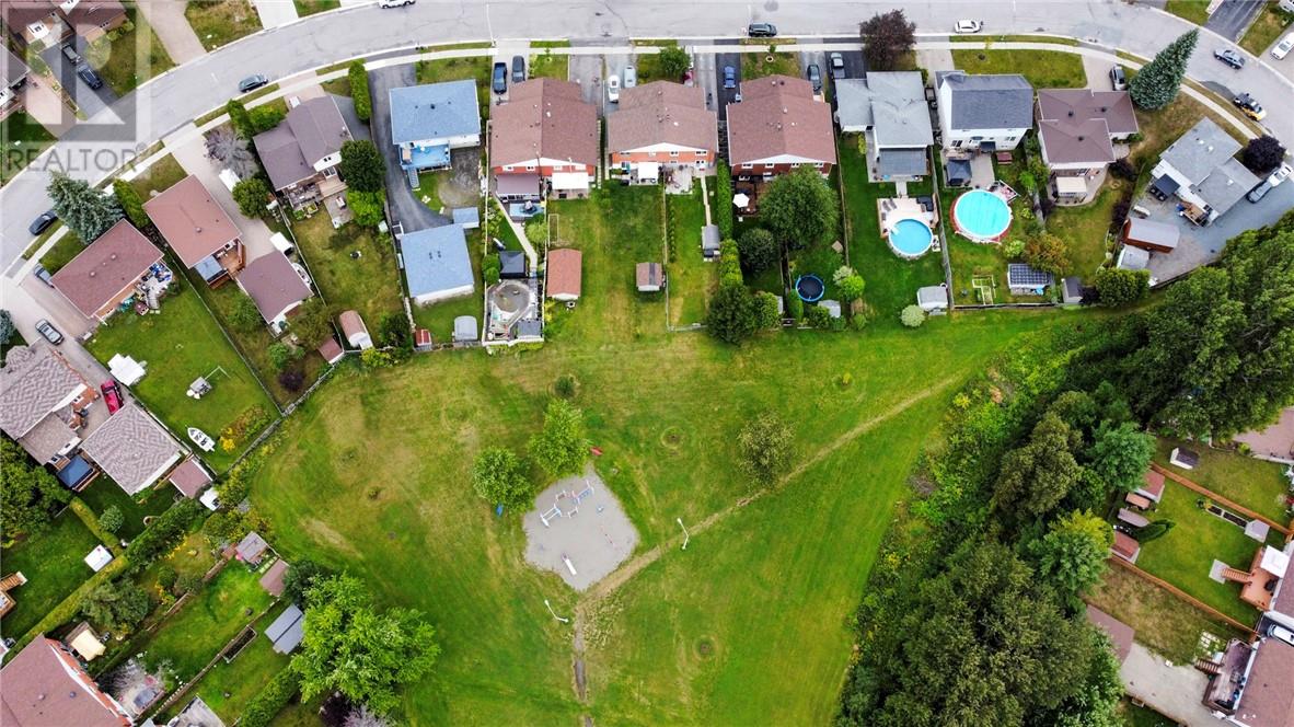 176 Autumnwood Crescent, Sudbury, Ontario  P3B 3Z4 - Photo 3 - 2129930
