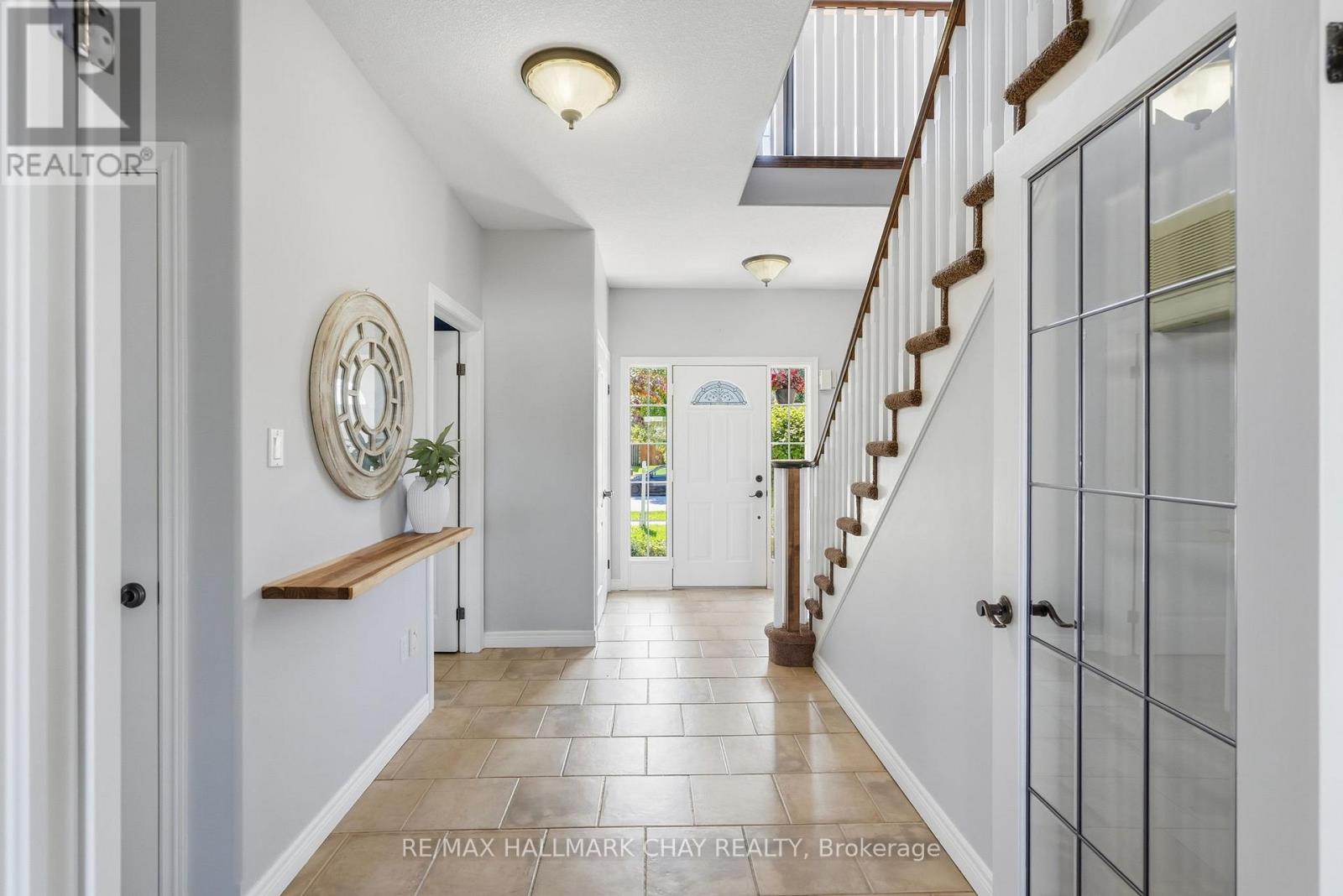 17 Armeda Clow Crescent, Essa, Ontario  L3W 0H7 - Photo 3 - N13460736