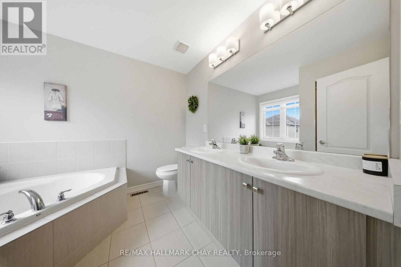 215 Breton Street, Clearview, Ontario  L0M 1S0 - Photo 20 - S13420964