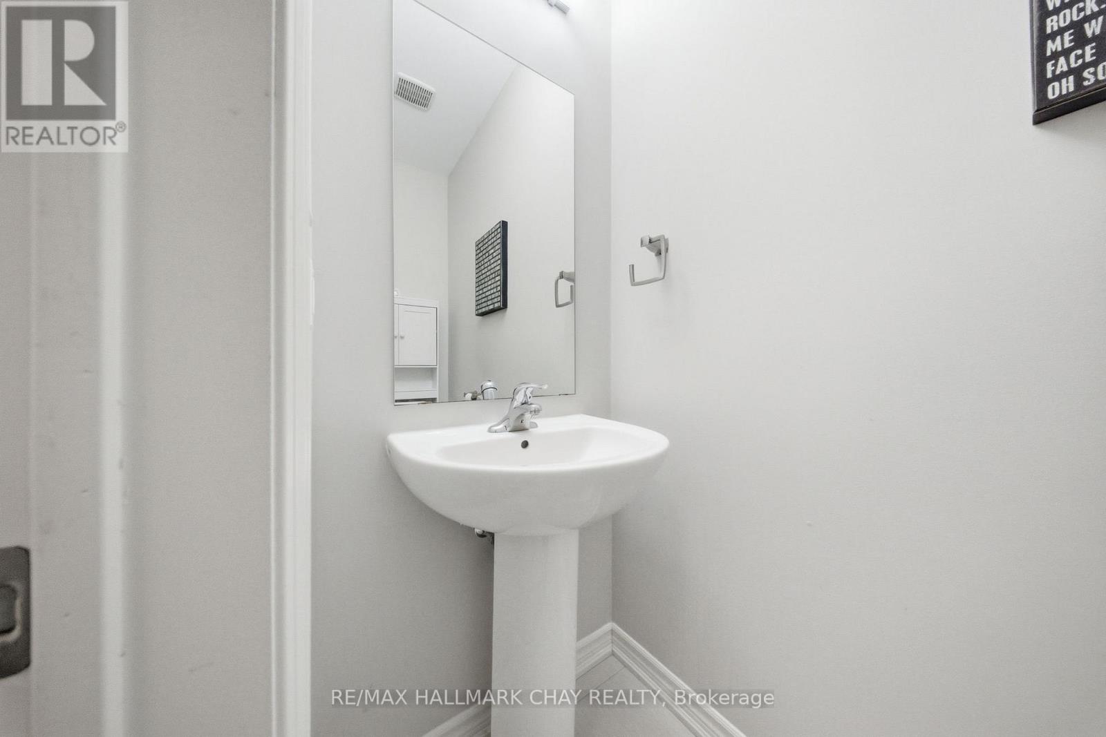 215 Breton Street, Clearview, Ontario  L0M 1S0 - Photo 14 - S13420964