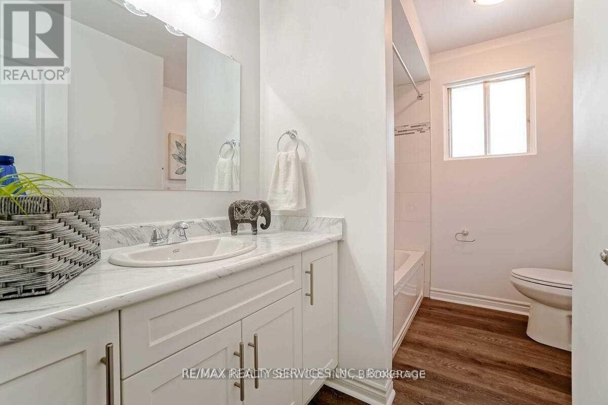 70 Montjoy Crescent, Brampton, Ontario  L6S 3E7 - Photo 15 - W13698348