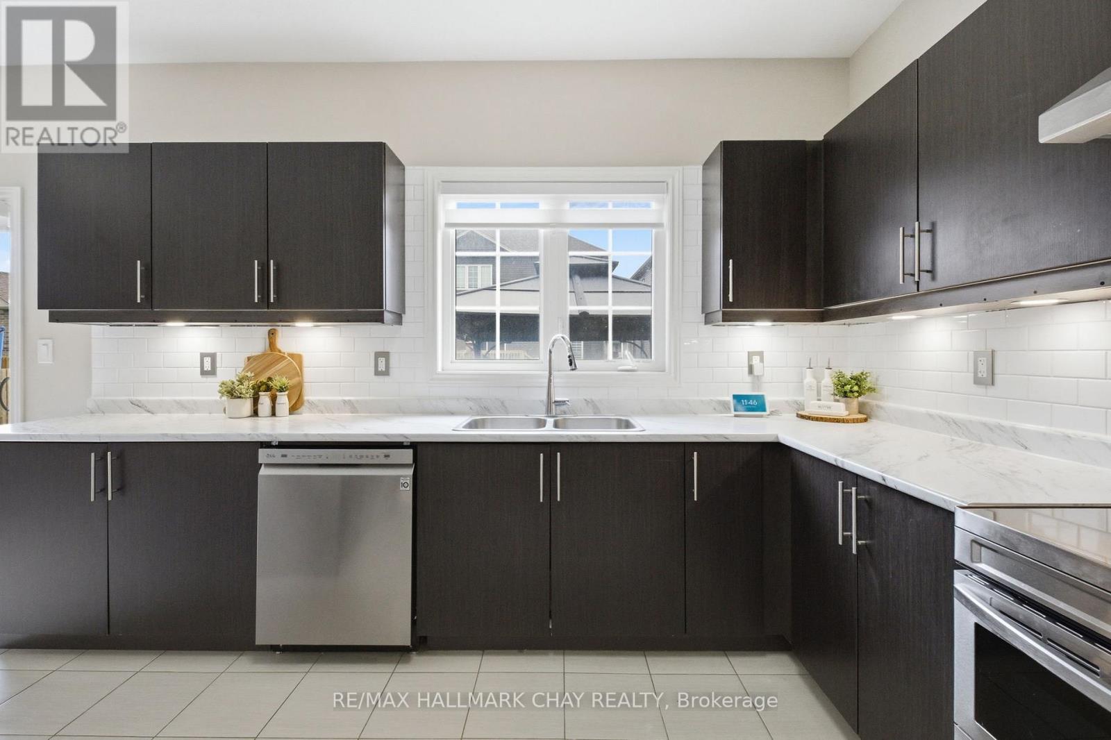 215 Breton Street, Clearview, Ontario  L0M 1S0 - Photo 12 - S13420964