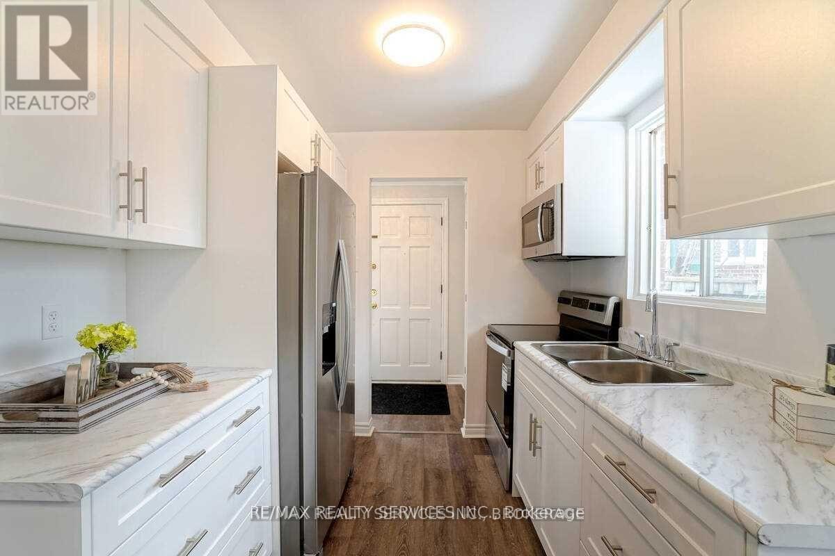 70 Montjoy Crescent, Brampton, Ontario  L6S 3E7 - Photo 9 - W13698348