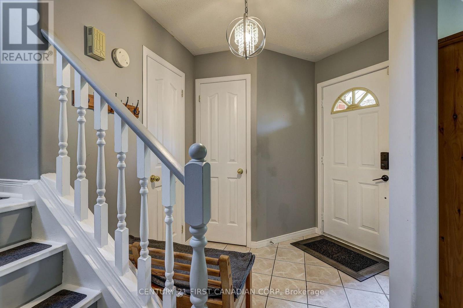 114 Meadowridge Road, London North, Ontario  N6H 5N6 - Photo 5 - X13711326