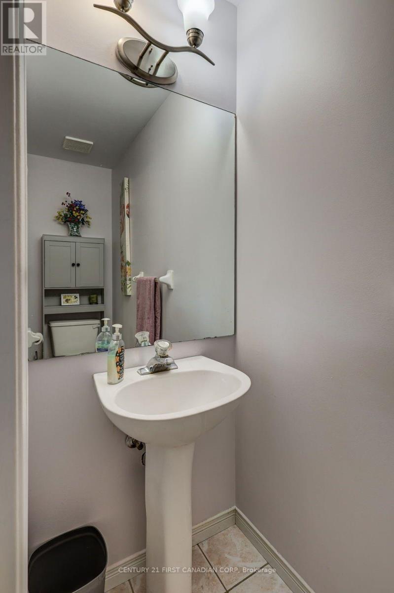 114 Meadowridge Road, London North, Ontario  N6H 5N6 - Photo 8 - X13711326