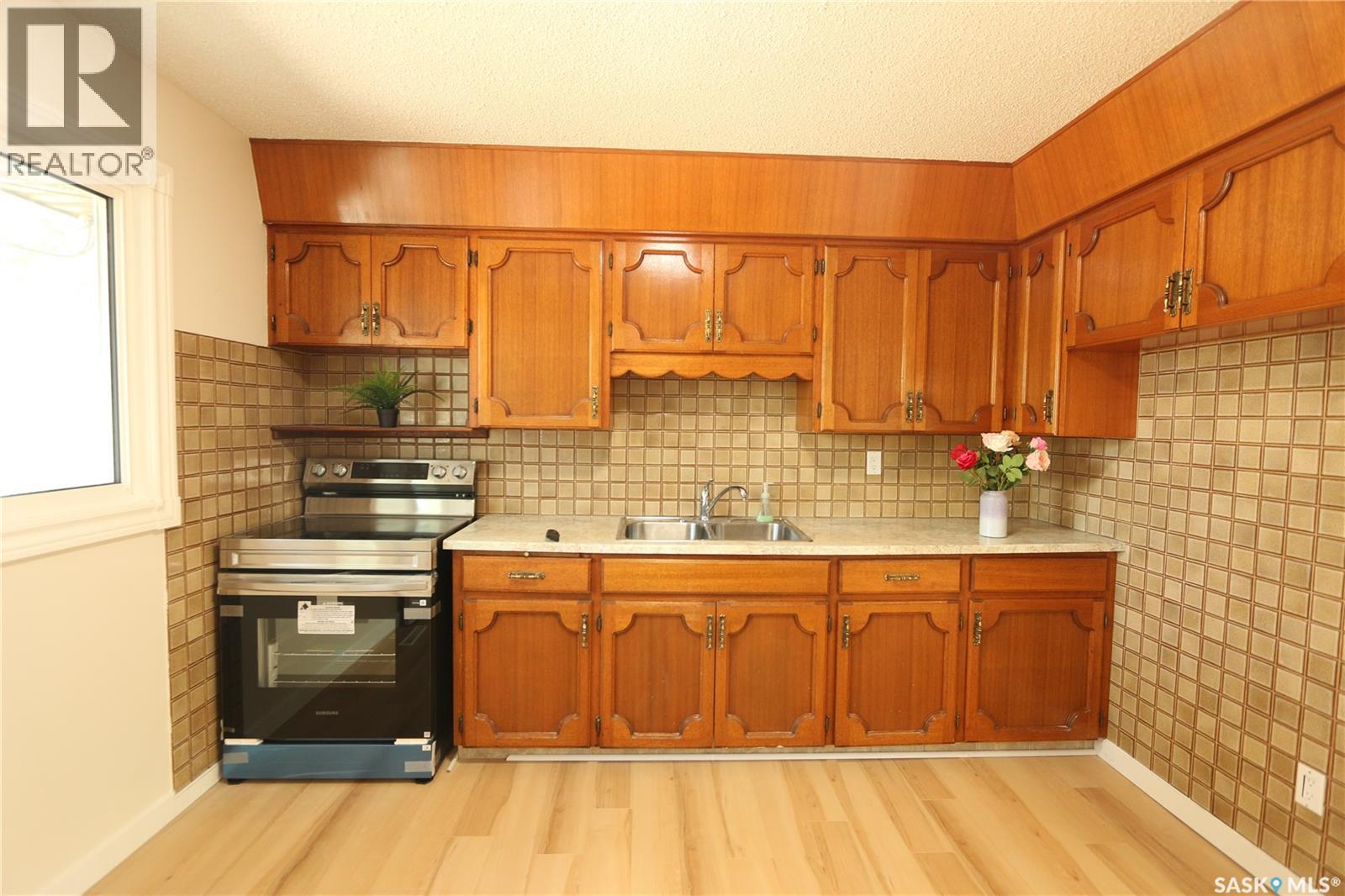 2910 Avonhurst Drive, Regina, Saskatchewan  S4R 3J5 - Photo 13 - SK046357
