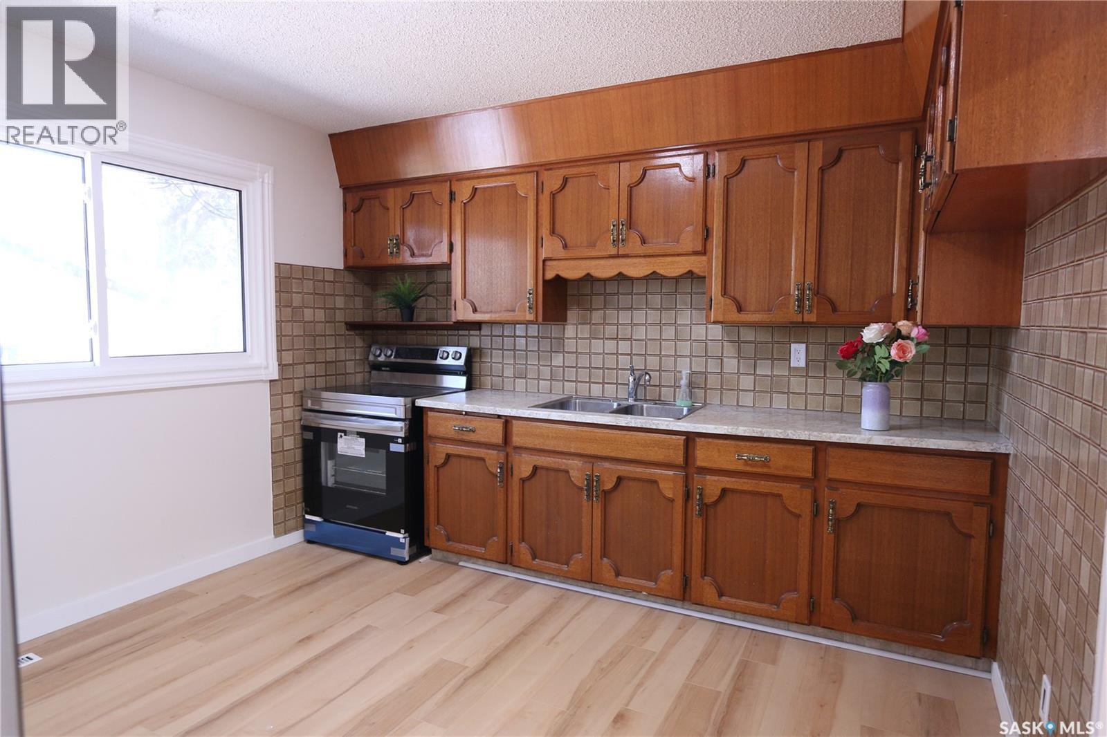 2910 Avonhurst Drive, Regina, Saskatchewan  S4R 3J5 - Photo 14 - SK046357