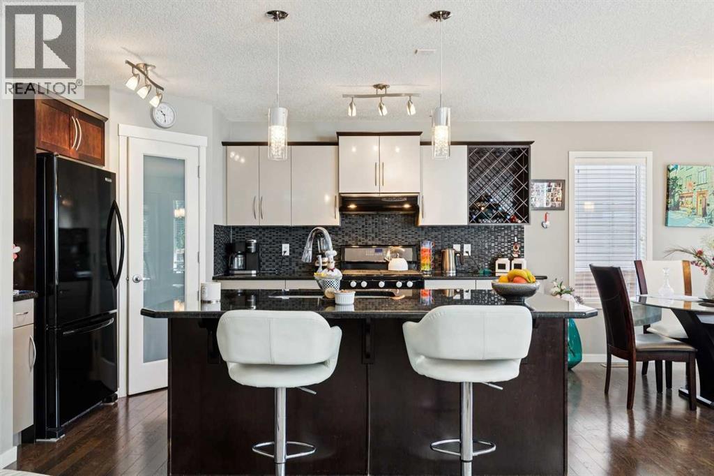 768 New Brighton Drive SE, Calgary, Alberta  T2Z 0Z8 - Photo 6 - A2333587