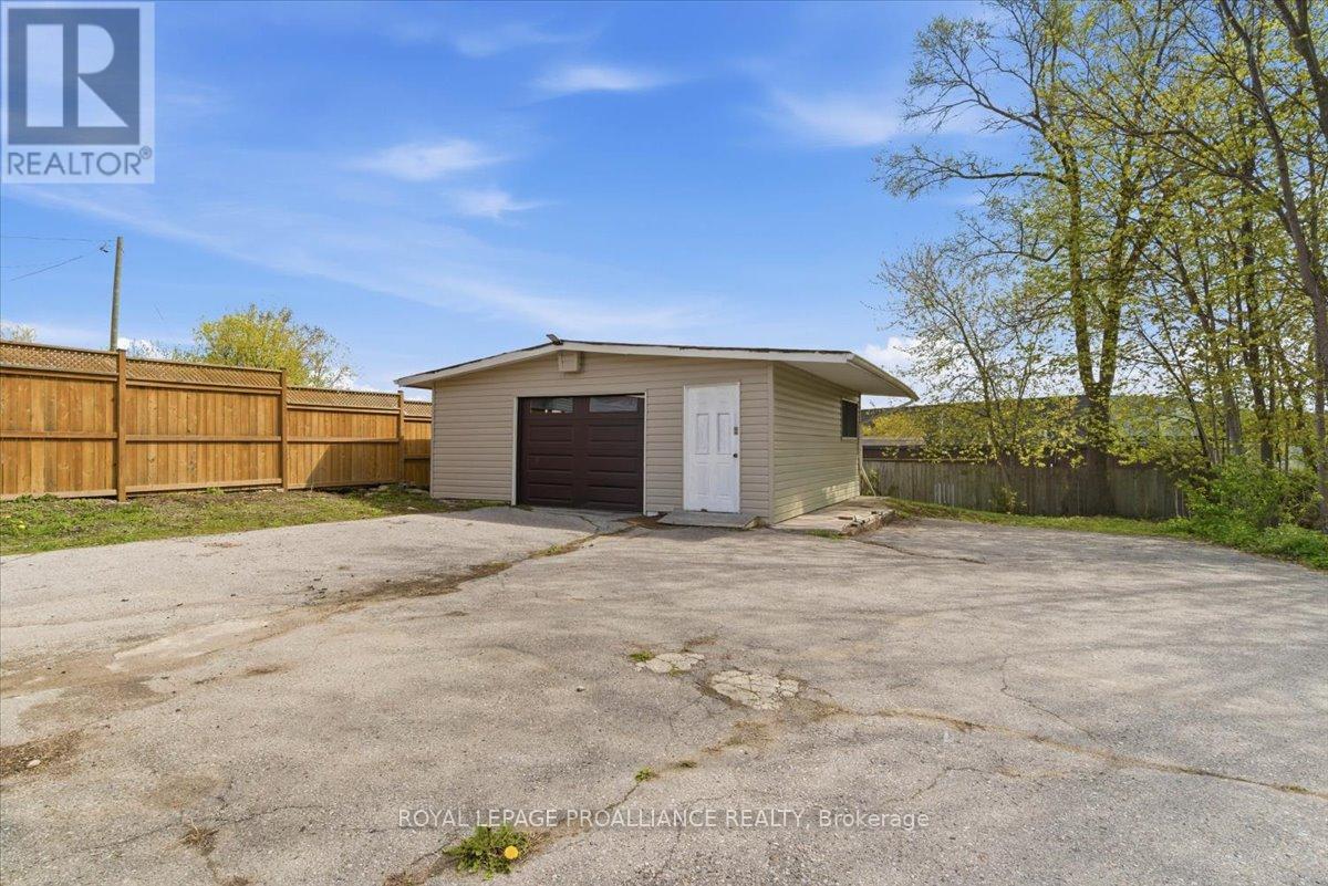 61 Delaney Street, Quinte West, Ontario  K8V 4L7 - Photo 38 - X13711418