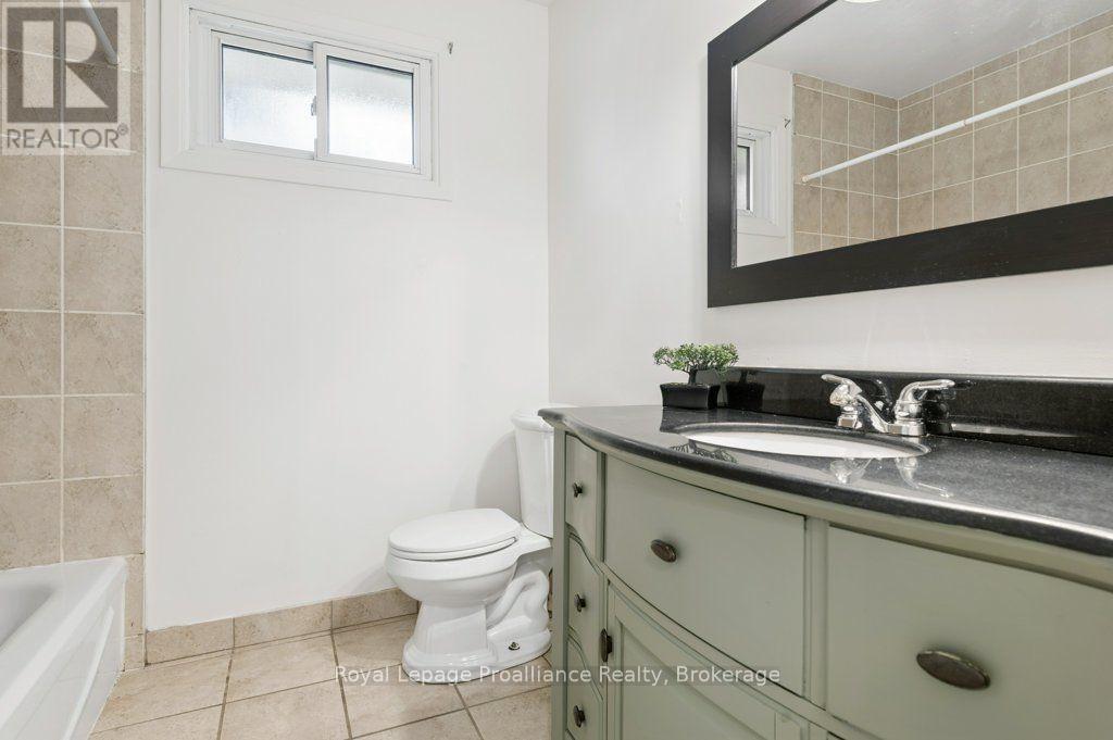 8 Panter Circle, Belleville, Ontario  K8P 4S7 - Photo 25 - X13711466