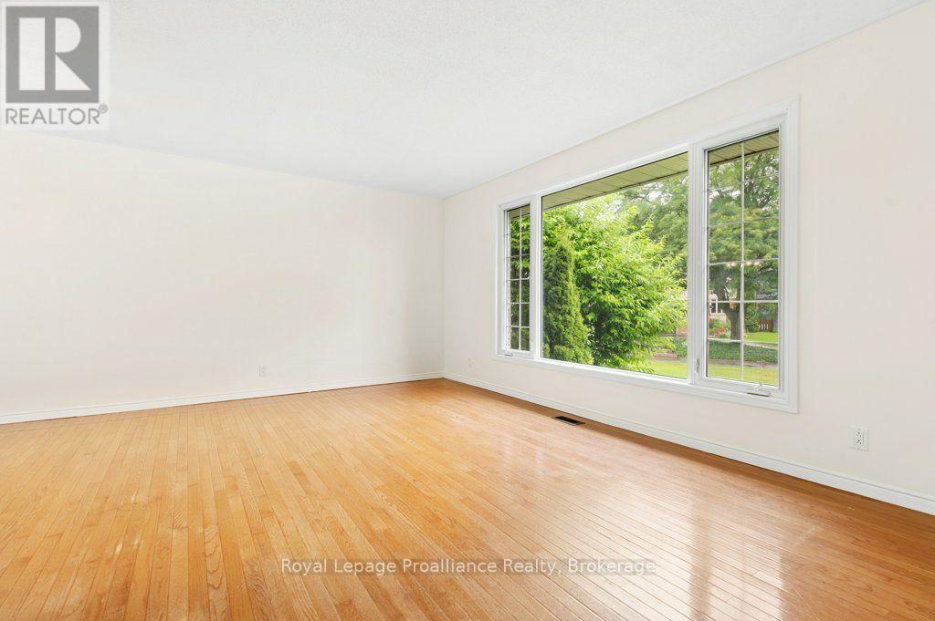 8 Panter Circle, Belleville, Ontario  K8P 4S7 - Photo 9 - X13711466