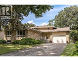 14 WOODSIDE Drive, Hamilton, Ontario