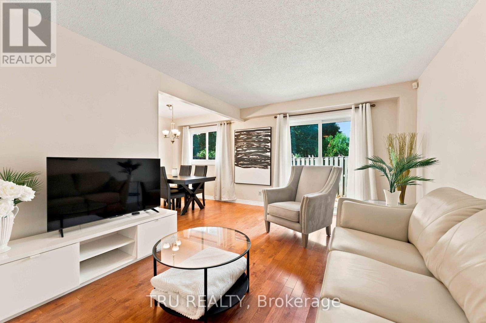 2154 Orient Park Drive, Ottawa, Ontario  K1B 4V9 - Photo 11 - X13711440