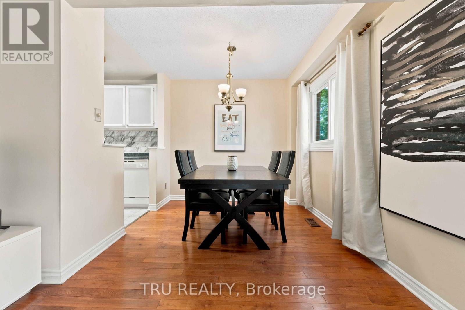 2154 Orient Park Drive, Ottawa, Ontario  K1B 4V9 - Photo 13 - X13711440