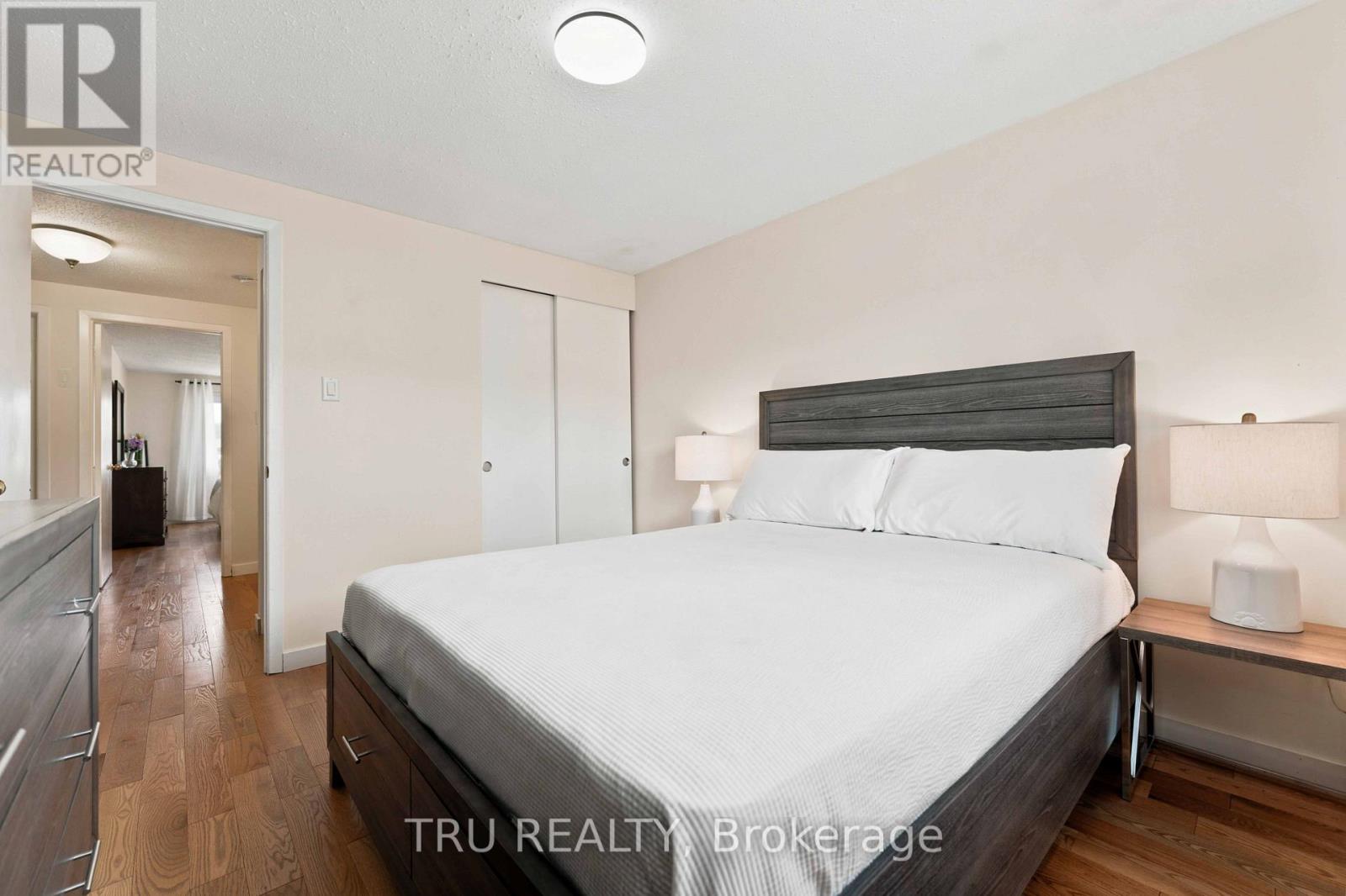 2154 Orient Park Drive, Ottawa, Ontario  K1B 4V9 - Photo 30 - X13711440