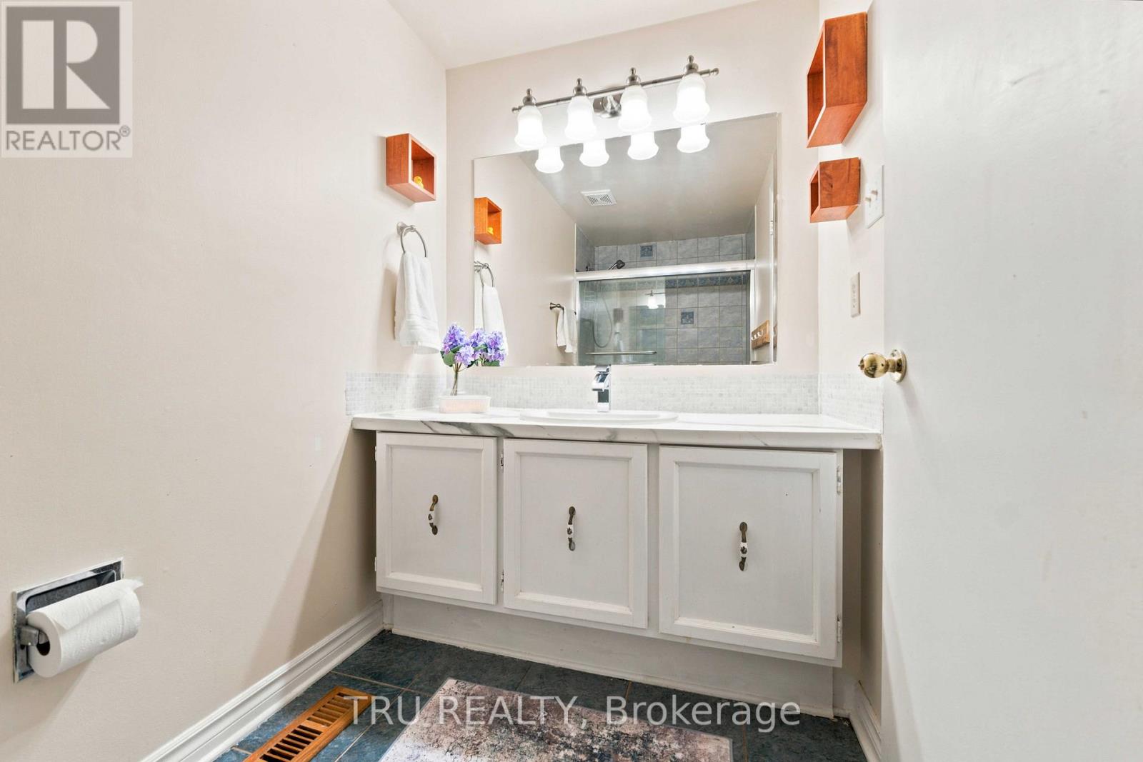 2154 Orient Park Drive, Ottawa, Ontario  K1B 4V9 - Photo 34 - X13711440
