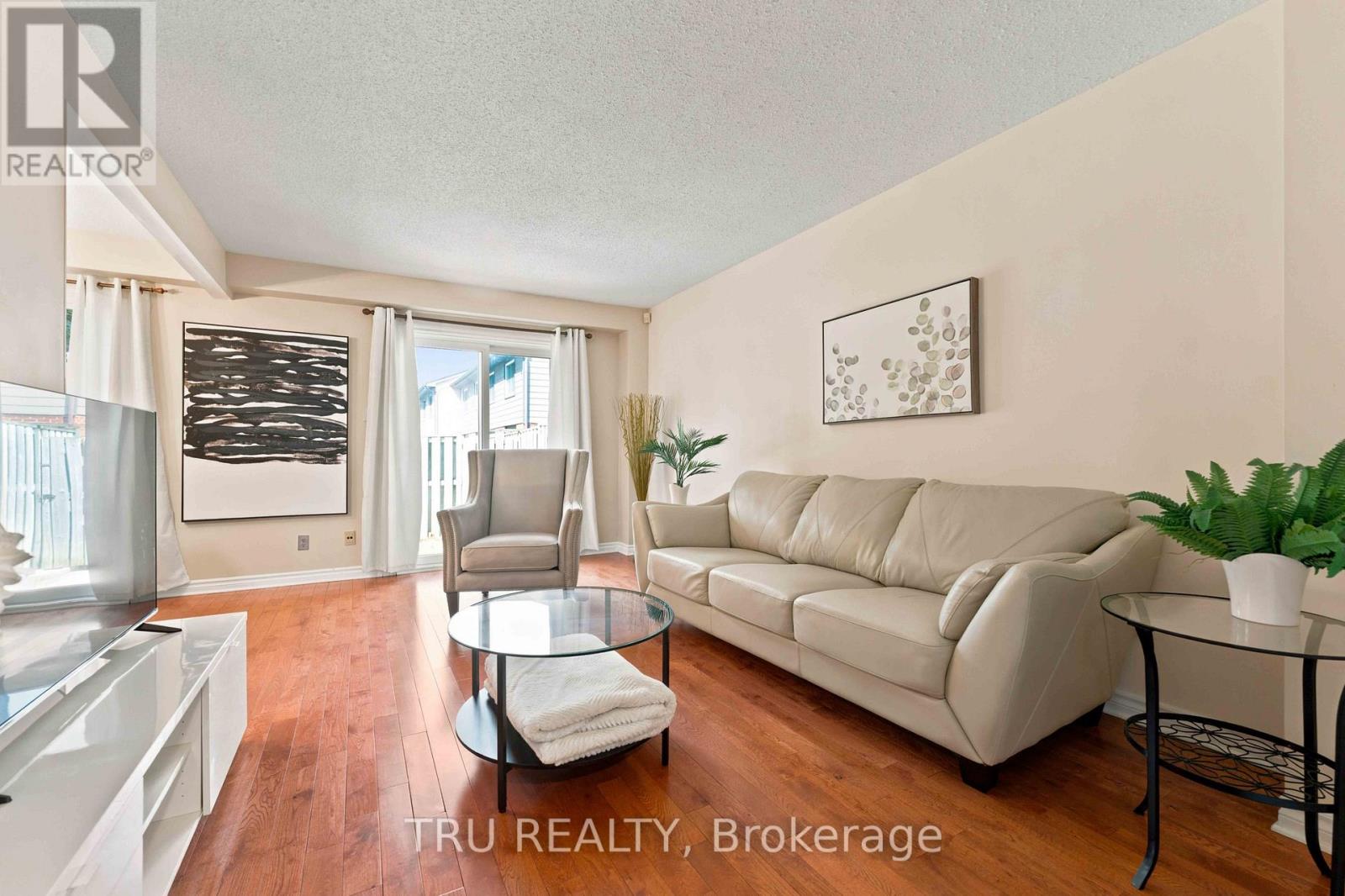 2154 Orient Park Drive, Ottawa, Ontario  K1B 4V9 - Photo 7 - X13711440