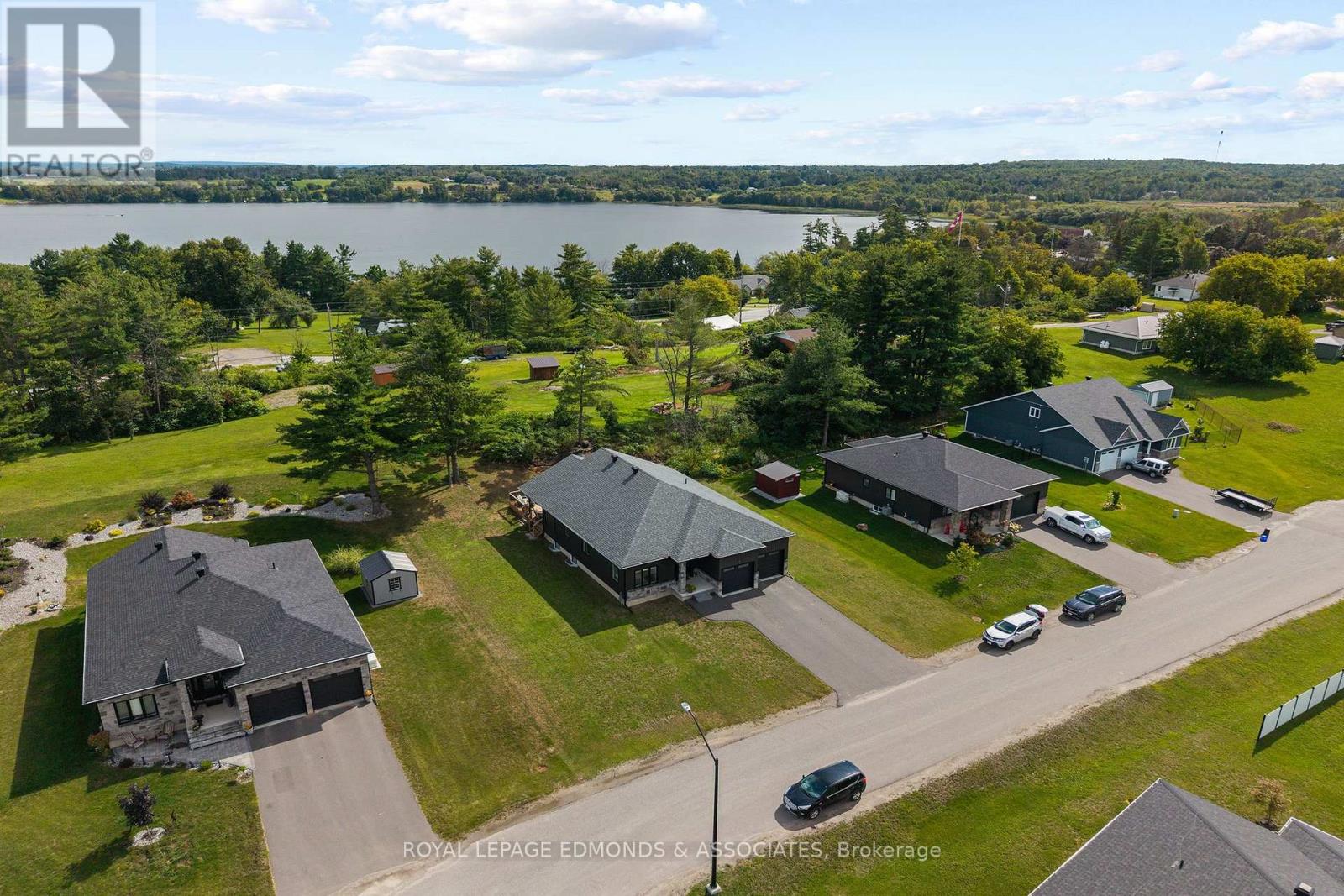 39 Morrison Drive, Whitewater Region, Ontario K0J 1K0 - Photo 2 - X13711304
