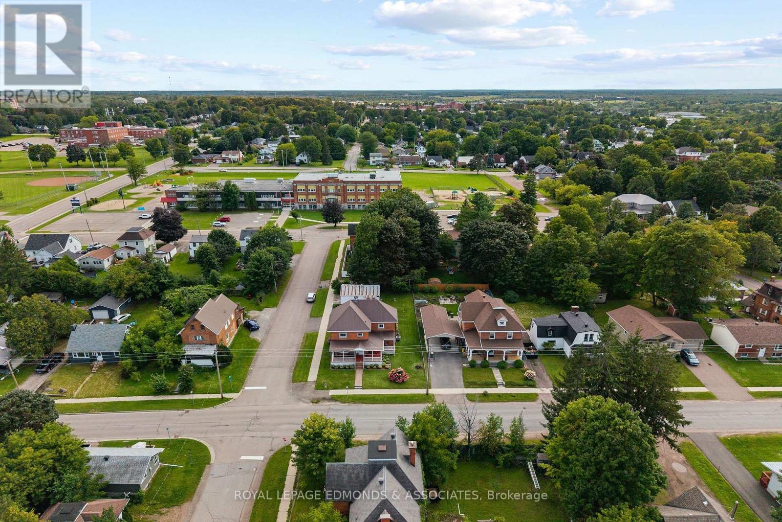 320 Alfred Street, Pembroke, Ontario K8A 3A6 - Photo 4 - X13711370