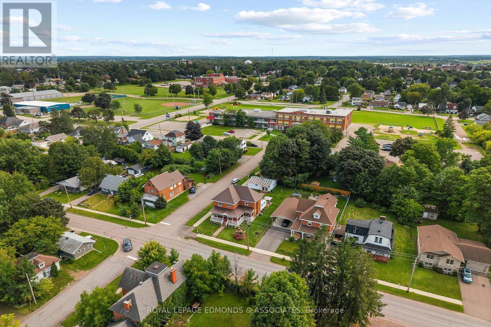 320 Alfred Street, Pembroke, Ontario K8A 3A6 - Photo 6 - X13711370
