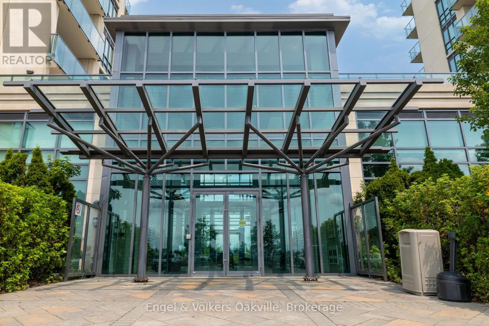 1204 - 55 Yorkland Boulevard, Brampton, Ontario  L6P 4K9 - Photo 4 - W13711406