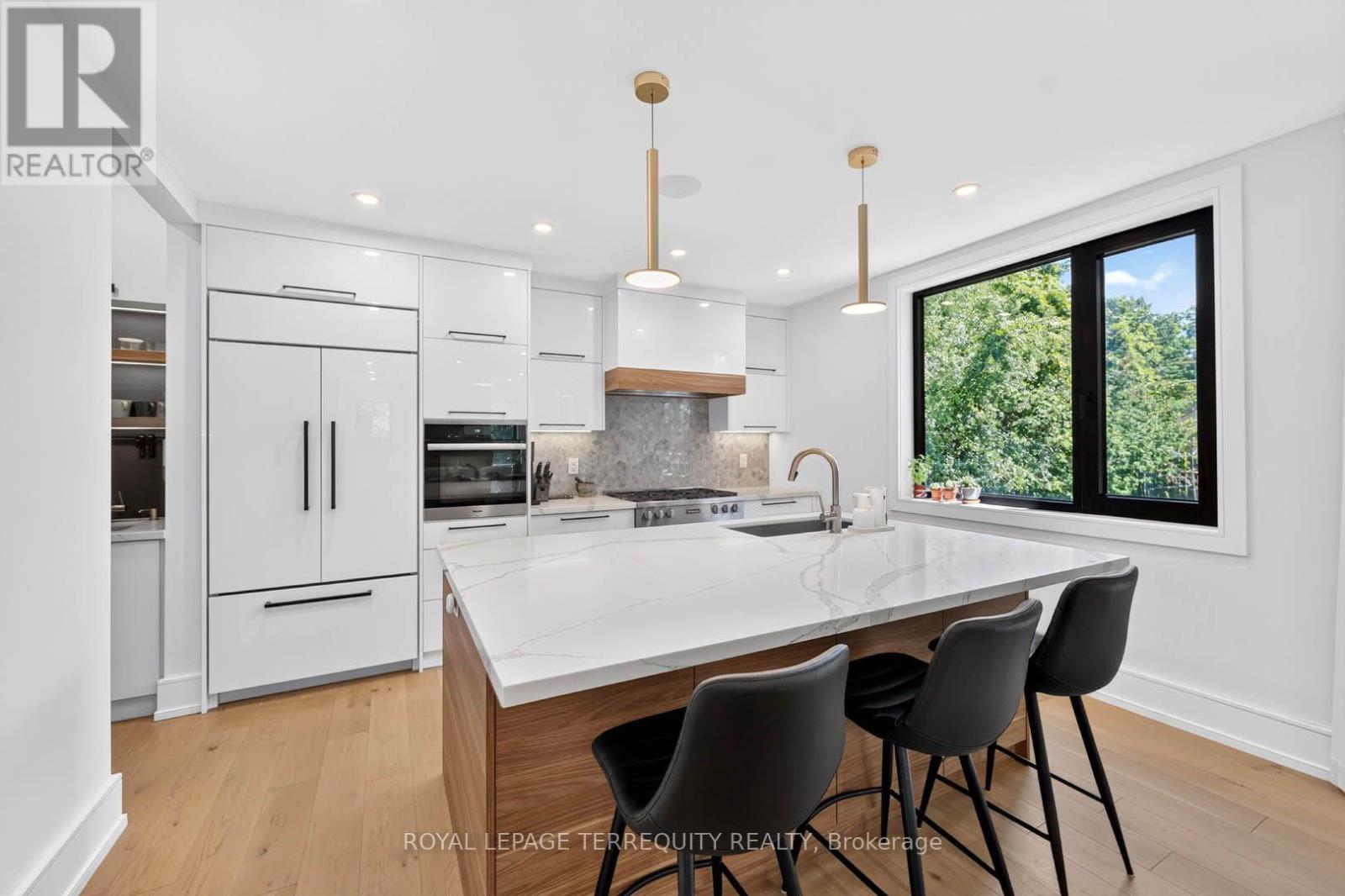 35 Tottenham Road, Toronto, Ontario  M3C 2J5 - Photo 15 - C13711310