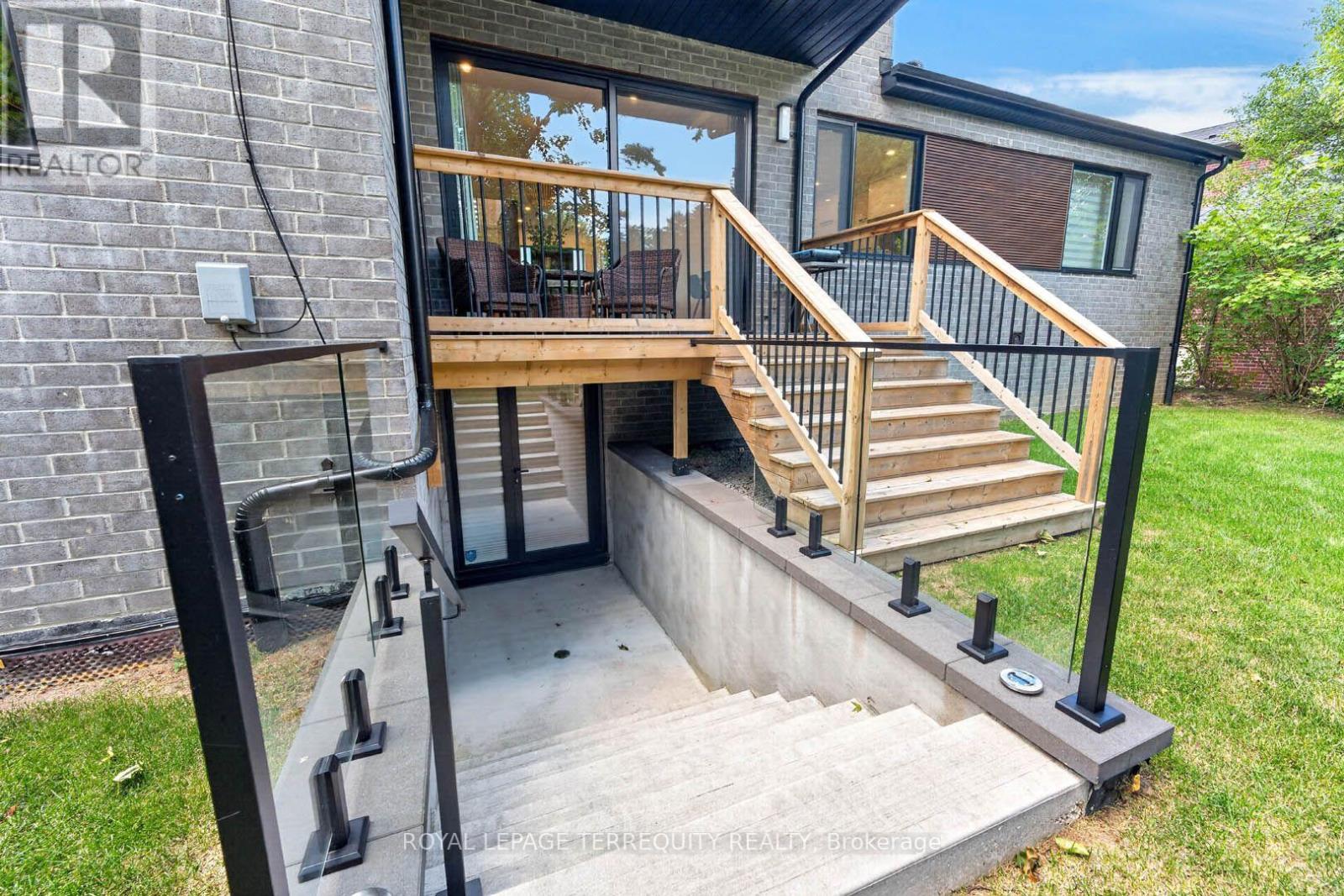 35 Tottenham Road, Toronto, Ontario  M3C 2J5 - Photo 38 - C13711310