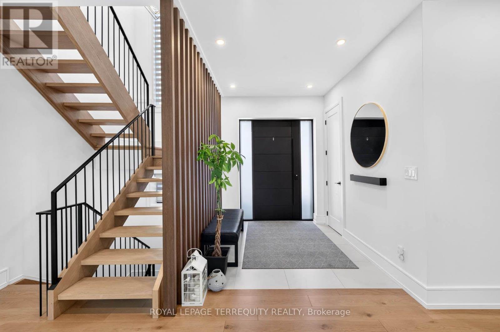 35 Tottenham Road, Toronto, Ontario  M3C 2J5 - Photo 4 - C13711310