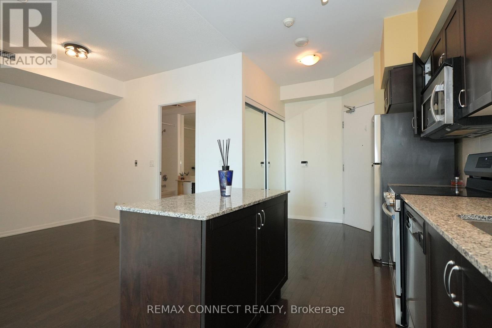 2812 - 215 Fort York Boulevard, Toronto, Ontario  M5V 4A2 - Photo 10 - C13711422