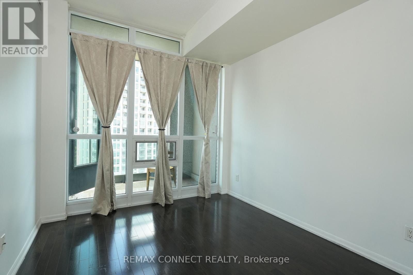 2812 - 215 Fort York Boulevard, Toronto, Ontario  M5V 4A2 - Photo 9 - C13711422