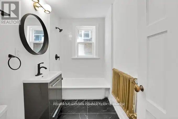 31 - 917 St Clair Avenue W, Toronto, Ontario  M6C 1C7 - Photo 12 - C13711434