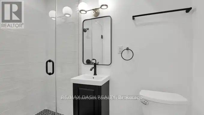 31 - 917 St Clair Avenue W, Toronto, Ontario  M6C 1C7 - Photo 17 - C13711434