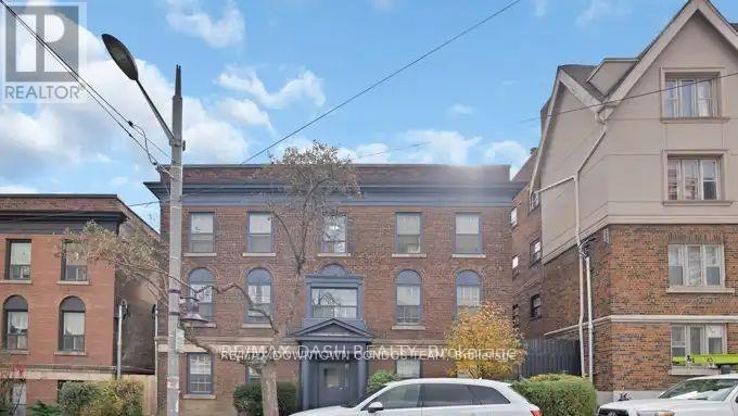 31 - 917 St Clair Avenue W, Toronto, Ontario  M6C 1C7 - Photo 19 - C13711434