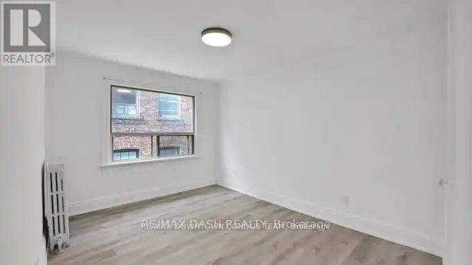 31 - 917 St Clair Avenue W, Toronto, Ontario  M6C 1C7 - Photo 42 - C13711434