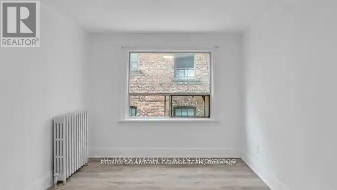 31 - 917 St Clair Avenue W, Toronto, Ontario  M6C 1C7 - Photo 7 - C13711434