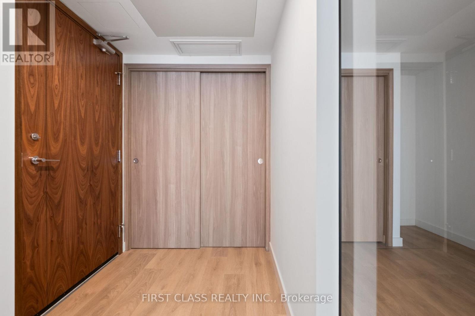 728w - 3 Concord Cityplace Way, Toronto, Ontario  M5V 0X4 - Photo 2 - C13711456