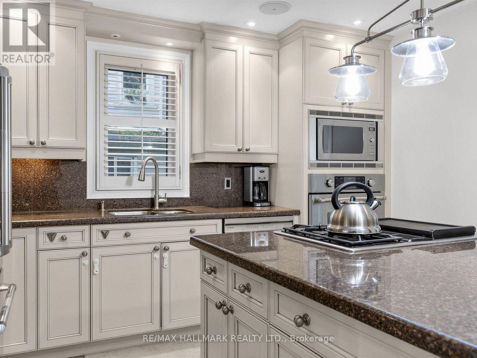 28 Condor Avenue, Toronto, Ontario  M4J 3M8 - Photo 17 - E13711368