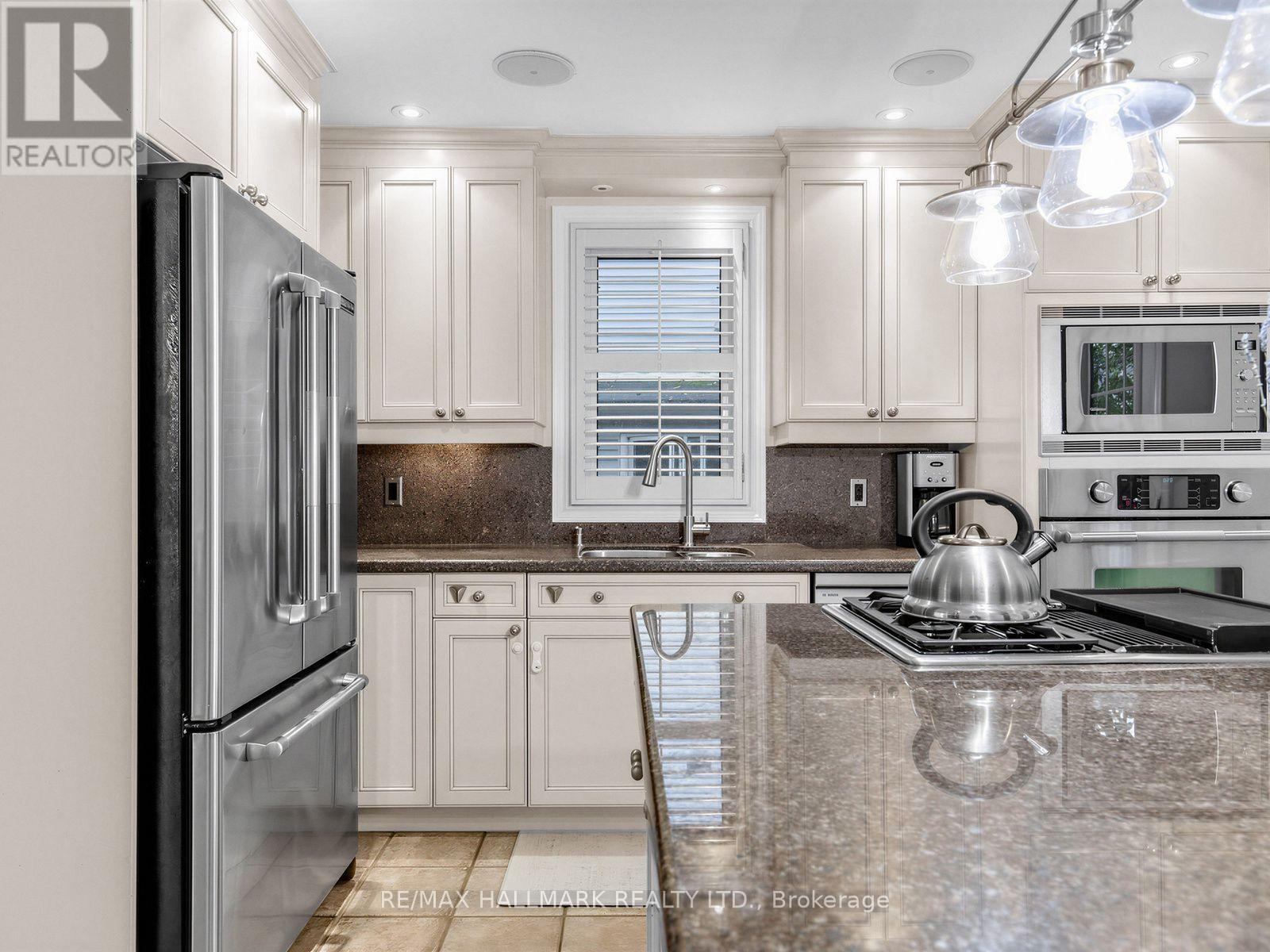 28 Condor Avenue, Toronto, Ontario  M4J 3M8 - Photo 18 - E13711368
