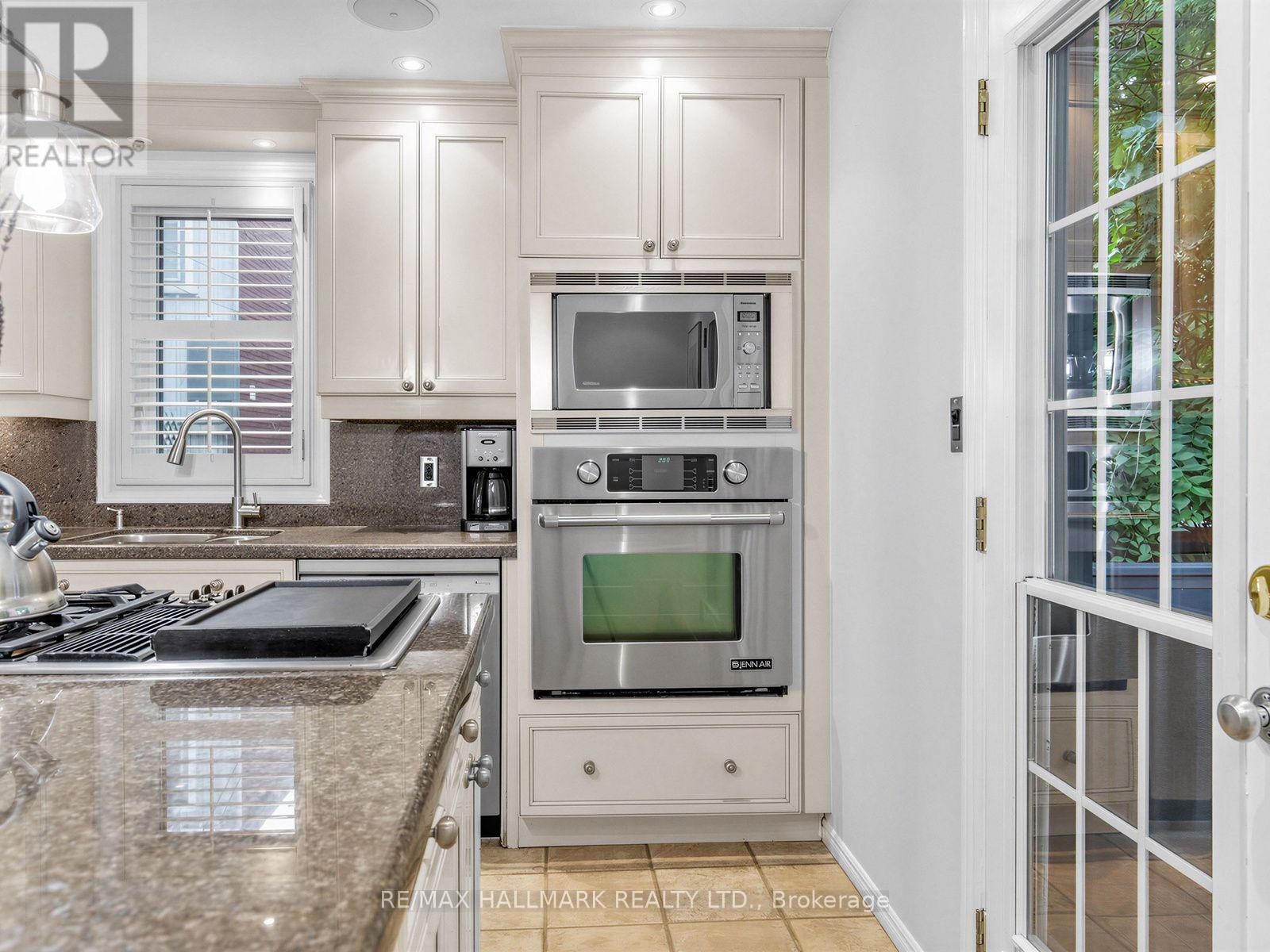 28 Condor Avenue, Toronto, Ontario  M4J 3M8 - Photo 19 - E13711368