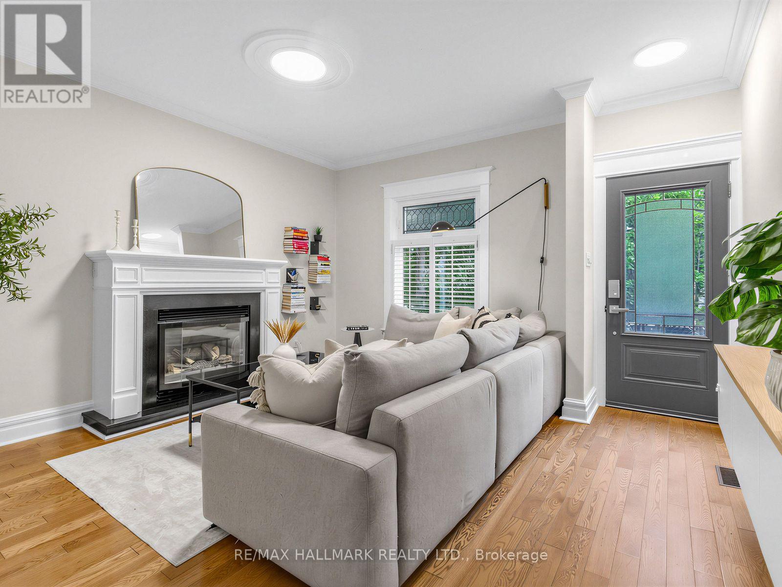 28 Condor Avenue, Toronto, Ontario  M4J 3M8 - Photo 7 - E13711368