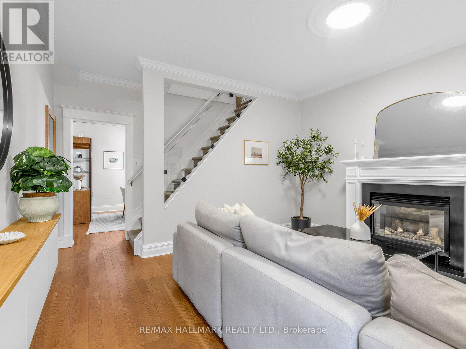 28 Condor Avenue, Toronto, Ontario  M4J 3M8 - Photo 8 - E13711368