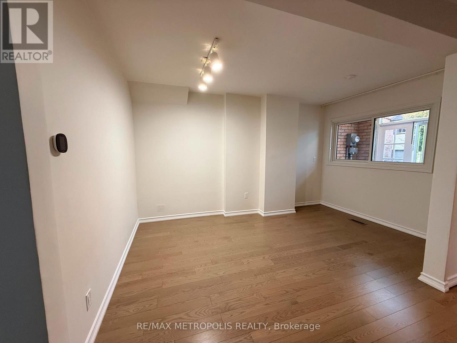 26 - 50 Silverbell Grove, Toronto, Ontario  M1B 2L7 - Photo 2 - E13711420