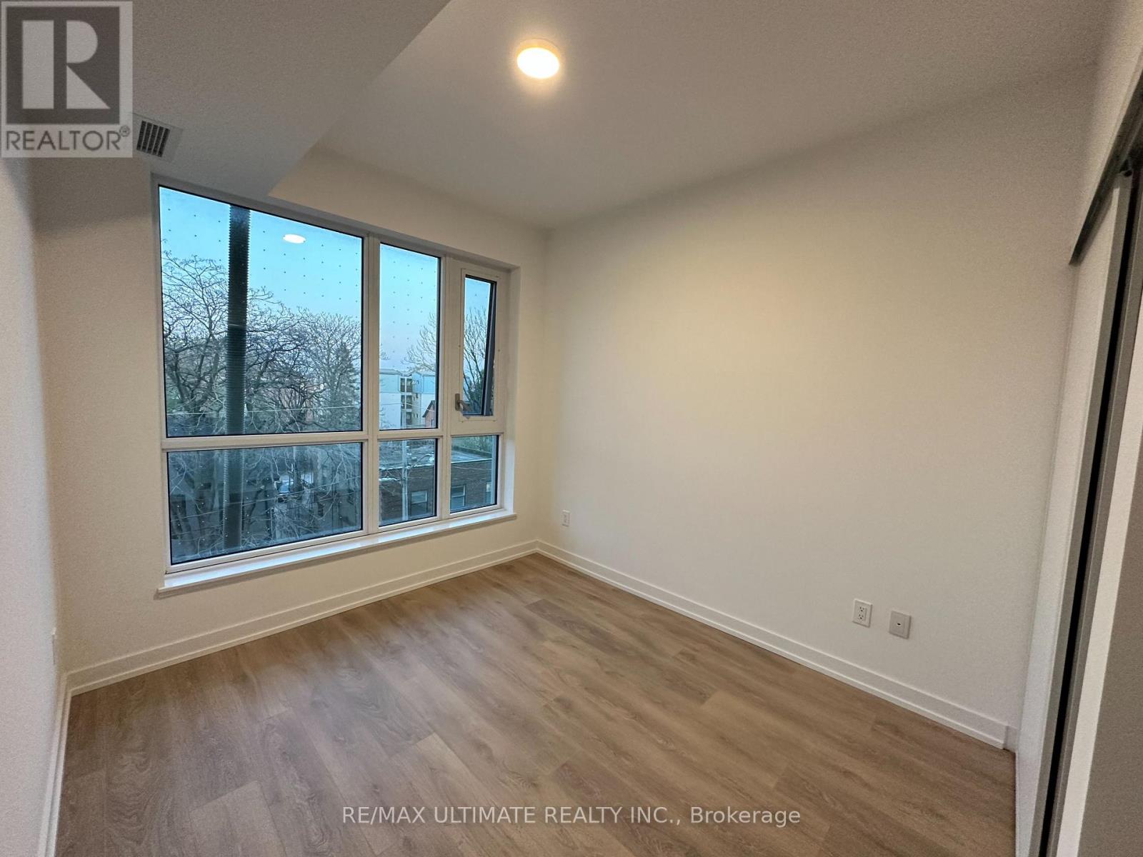 442 - 150 Logan Avenue, Toronto, Ontario  M4M 0E4 - Photo 8 - E13711462