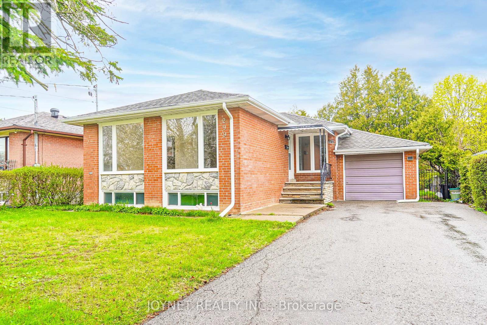 299 Palmer Avenue, Richmond Hill, Ontario  L4C 1P4 - Photo 2 - N13711344