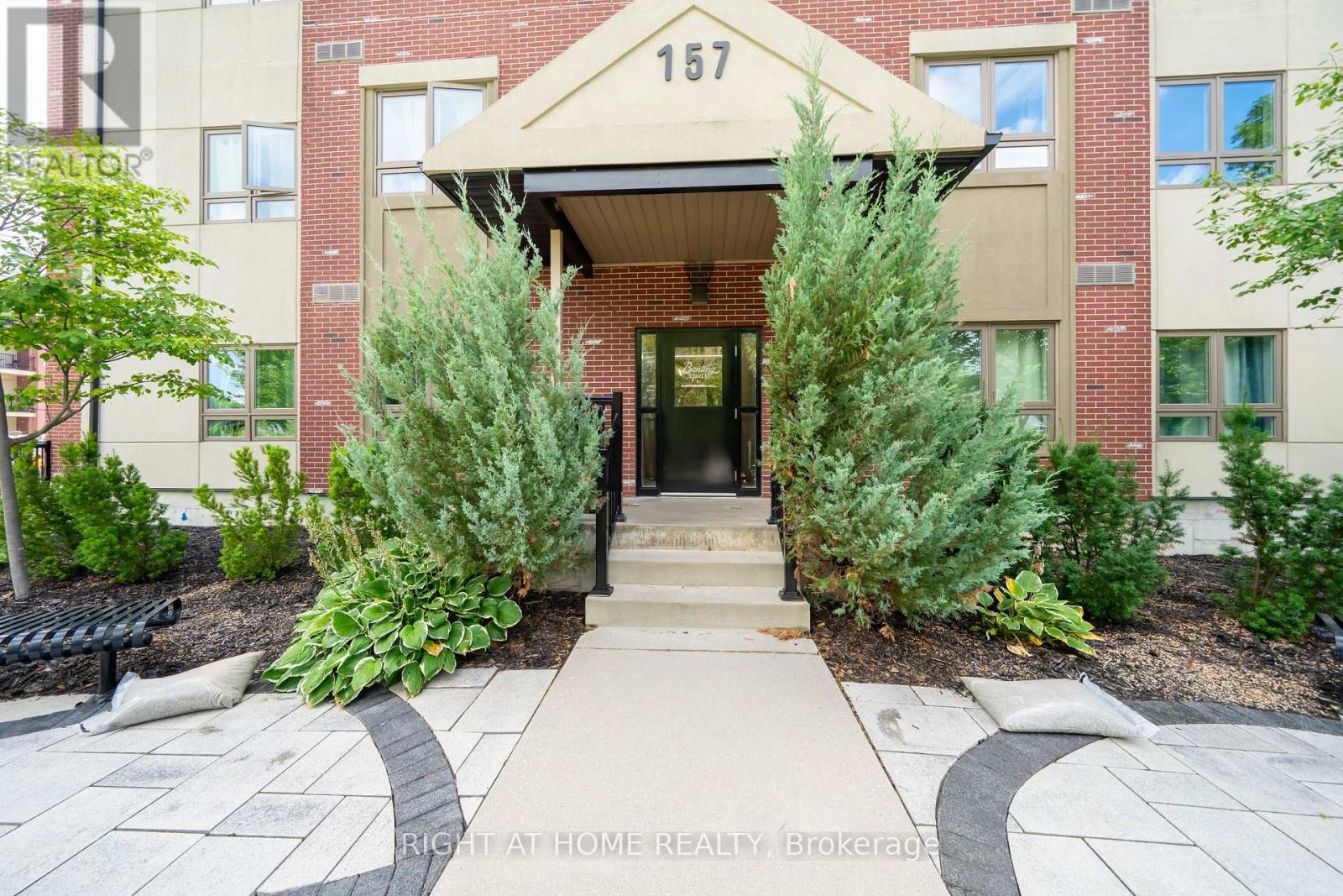 304 - 157 Wellington Street E, New Tecumseth, Ontario  L9R 0R7 - Photo 4 - N13711358