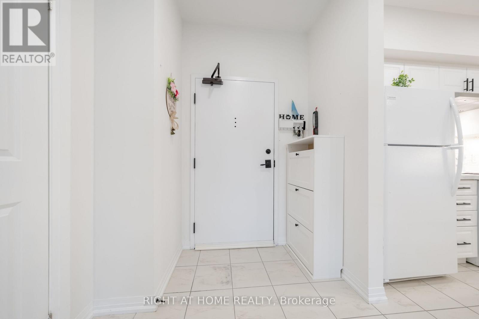 304 - 157 Wellington Street E, New Tecumseth, Ontario  L9R 0R7 - Photo 8 - N13711358