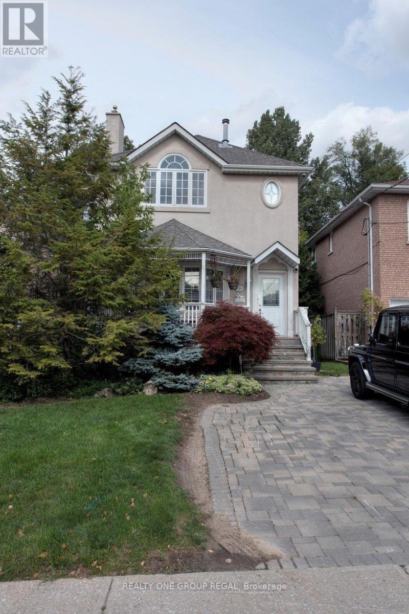136 Hollywood Avenue N, Toronto, Ontario  M2N 3K3 - Photo 2 - C13704846